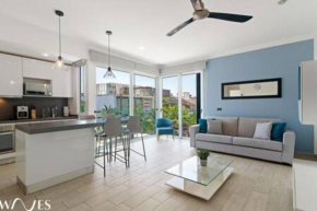 1 Br. w5th avenue view Steps from the beach